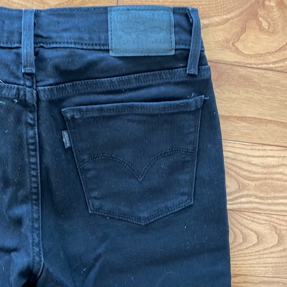 Levi's - Picture 4 of 4